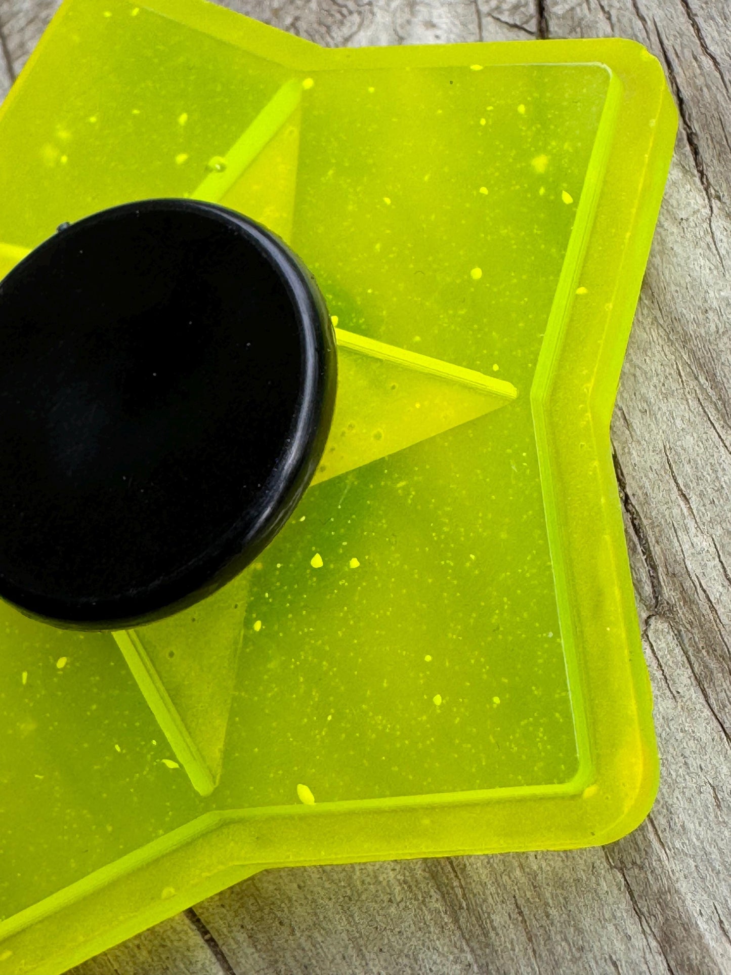 Translucent UV Yellow Star Shape Fidget Spinner Epoxy Resin