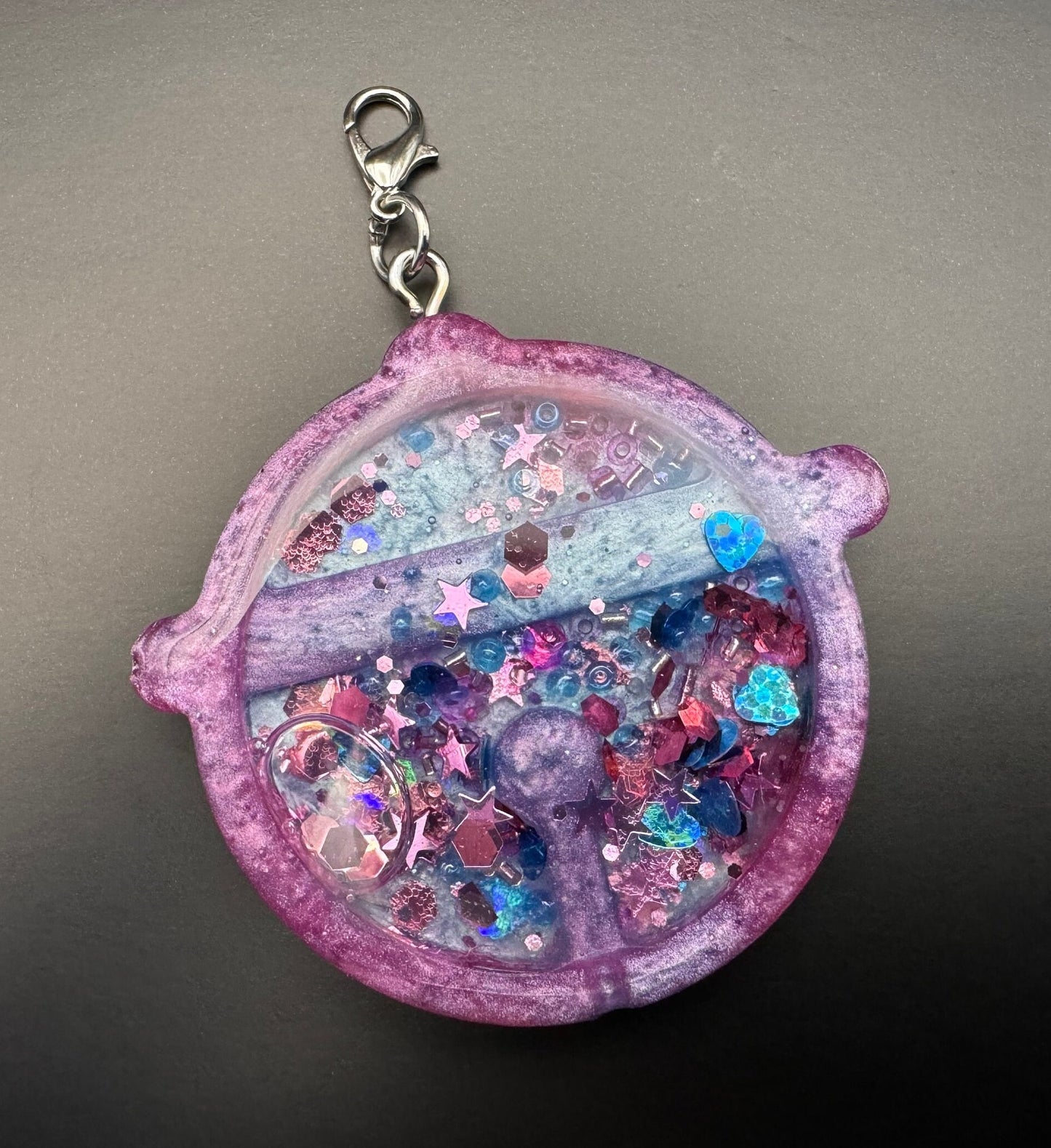 Blue and Pink Circular Resin Shaker with Pink and Blue Chunky Heart Star and Hexagonal Glitter Silver Keychain