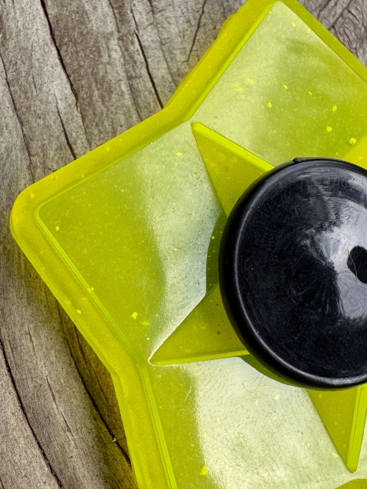 Translucent UV Yellow Star Shape Fidget Spinner Epoxy Resin